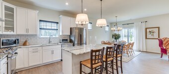 Remote Work-Friendly Meadowville Landing Getaway