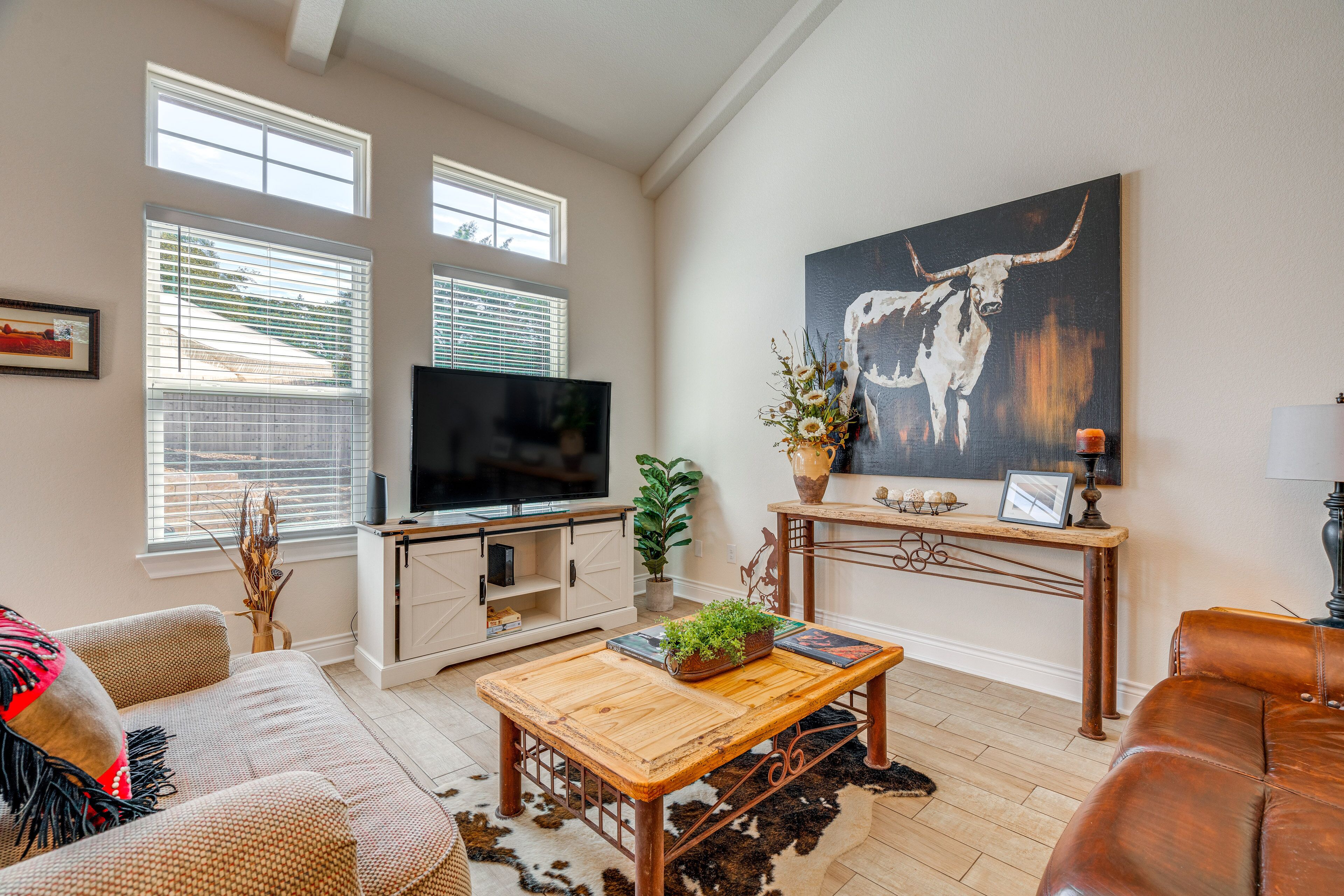 Idyllic Lago Vista Home < 1 Mi to Lake Travis!