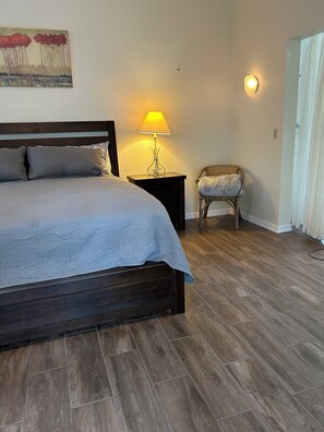 1 bedroom, desk, free WiFi, bed sheets - Little Oak @ WFL Event Ranch (Brooksville)