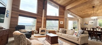 10 ppl/full house/relax/private yard/wifi/games/kid space/fire pit/uniq art