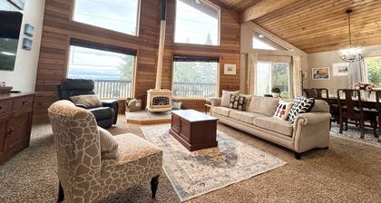 10 ppl/full house/relax/private yard/wifi/games/kid space/fire pit/uniq art