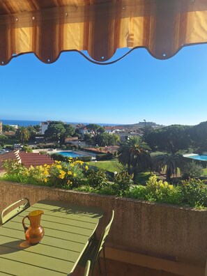 Outdoor dining - Petit Coin de Paradis Avec vue mer (Antibes)