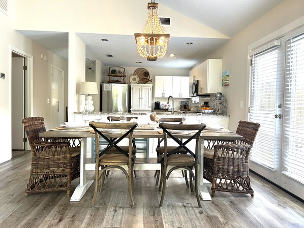 Dining - Great Location-Close to Everything. Adorable 3 BD/3 Bath Cottage with Pool! (St. Simons Island)