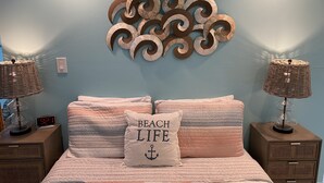 1 bedroom, iron/ironing board, WiFi (free), bed sheets