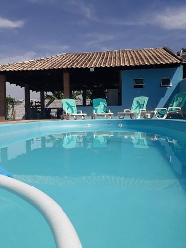 Casa Simples com Quiosque e Piscina