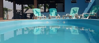 Casa Simples com Quiosque e Piscina