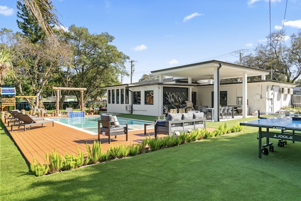 Outdoor pool, a heated pool