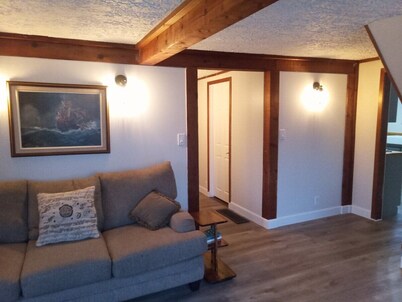 Cozy Quincy: Comfortable stay, near Hwy. 17.