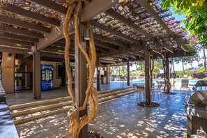 Luksushuoneisto, 2 makuuhuonetta, keittiö, valtamerinäköala | Terassi/patio