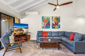 Luxury Apartment, 2 Bedrooms, Kitchen, Ocean View | Living area - Upscale Luxurious Ocean Resort Vistas (Kihei)