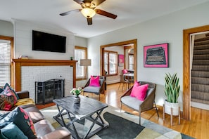 TV - Spacious Detroit Lakes Home: Walk to Downtown! (Detroit Lakes)