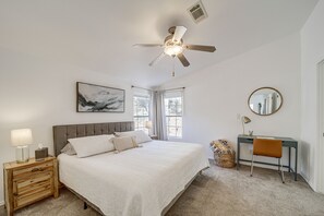 3 makuuhuonetta, työpöytä, internet, vuodevaatteet