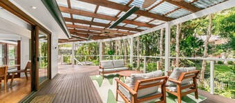 Pet friendly+ walk to beach