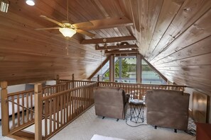 المنشأة من الداخل