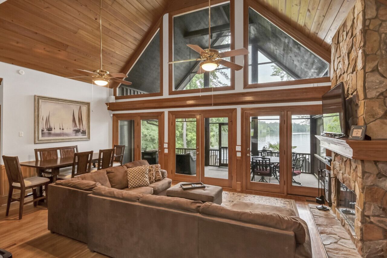 Televisión, chimenea y tenis de mesa 