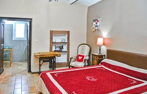 8 chambres, lit parapluie, Wi-Fi gratuit, draps fournis
