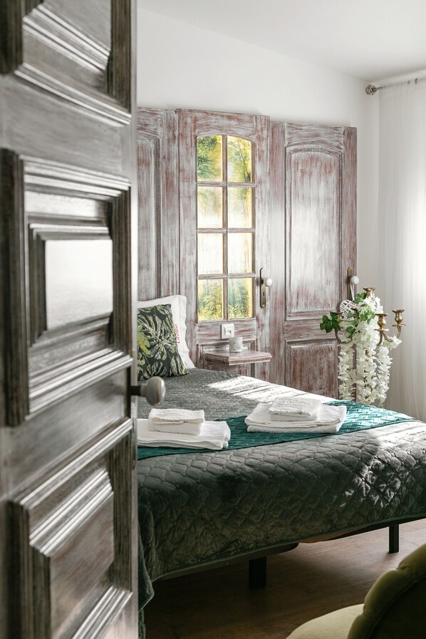 1 bedroom, travel cot, Internet, bed sheets - Casas da Gralha - Alecrim (Alcobaça)