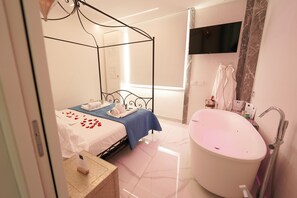 3 slaapkamers, een strijkplank/strijkijzer, reisbedje, wifi