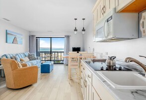 Standard Condo, 2 Queen Beds | Free WiFi, bed sheets