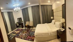 全景開放式客房, 湖景 | 客房內保險箱、隔音、免費無線上網