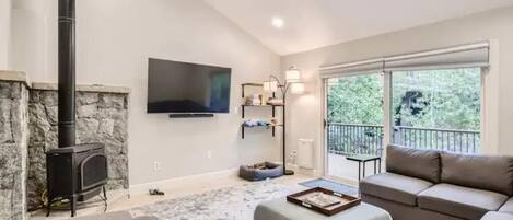 Smart TV, fireplace, stereo, computer monitors