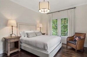 3 soverom, strykejern/-brett, wi-fi og sengetøy