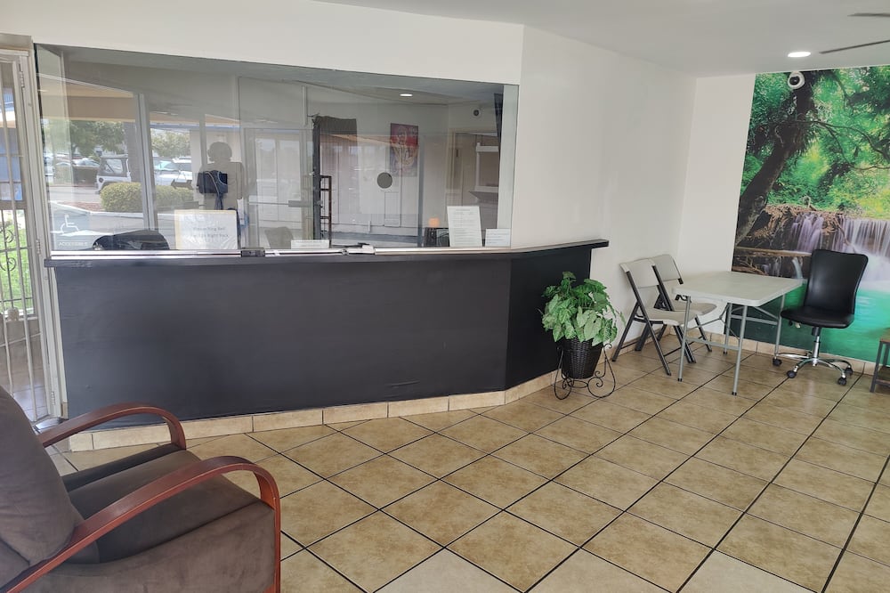 Best Inn & Suites