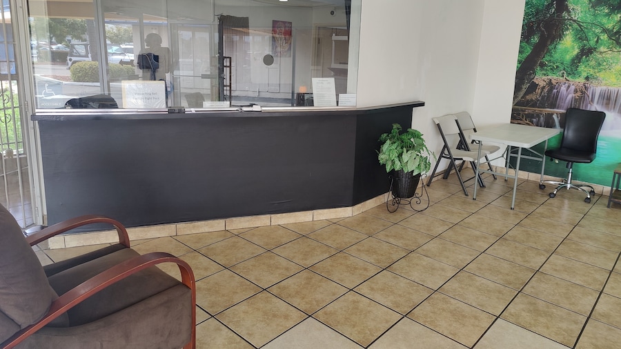 Best Inn & Suites