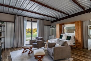 1 dormitorio, escritorio, tabla de planchar con plancha y wifi