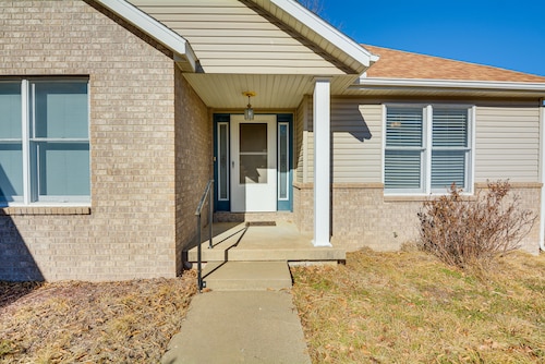 Stockton Home w/ Deck & Gas Grill ~ 1 Mi to Lake!
