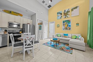 Smart TV - "Twist of Lime" 1 Bedroom Cottage near Disney (Kissimmee)