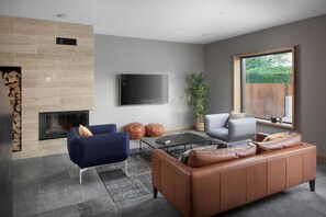 TV connectée, cheminée