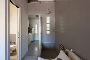 Secadora de cabello y bidet 