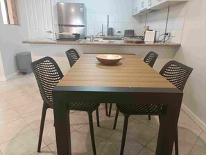 Dining - Stylishly appointed, Conveniently located. (Margaret River)