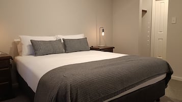 2 soverom, strykejern/-brett, wi-fi og sengetøy