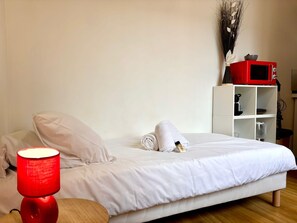 Bed sheets - La Studette - Deux pas du quartier Gratte-Ciel (Villeurbanne)