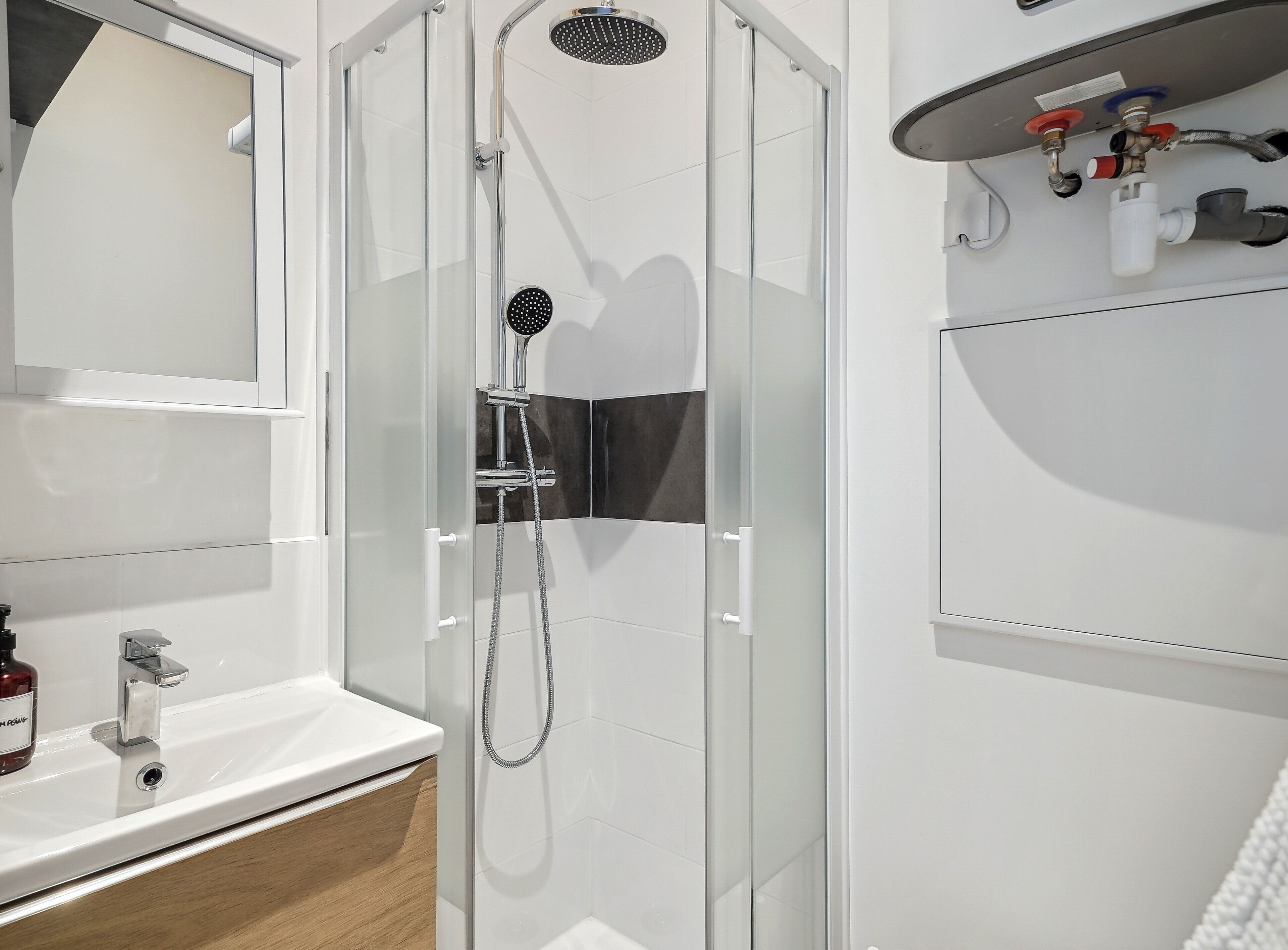 Douche, serviettes fournies