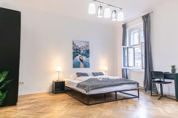 2 chambres, bureau, Wi-Fi, draps fournis