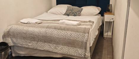 3 多间卧室、WiFi、床单