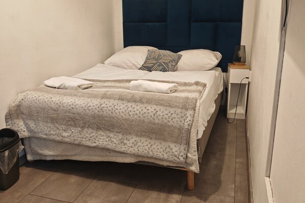 3 bedrooms, WiFi, bed sheets