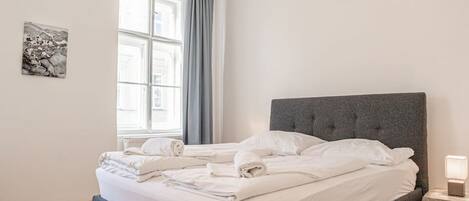 3 bedrooms, WiFi, bed sheets