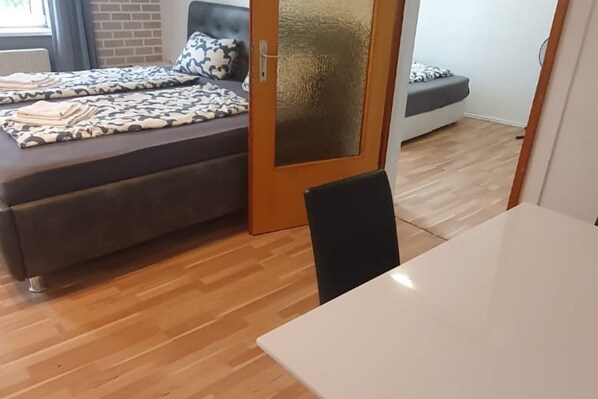 2 bedrooms, WiFi, bed sheets