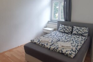 2 bedrooms, WiFi, bed sheets