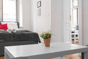4 chambres, fer et planche à repasser, Wi-Fi, draps fournis
