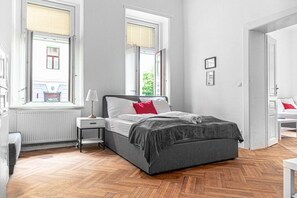 1 habitación, tabla de planchar con plancha, wifi y ropa de cama 
