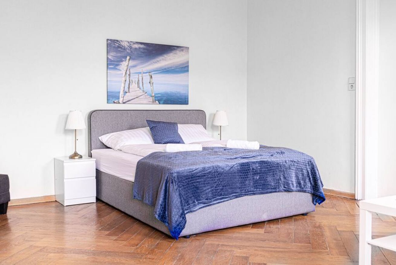 6 slaapkamers, een strijkplank/strijkijzer, wifi, beddengoed