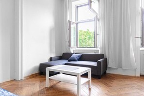 Smart TV - 4 Great Apartments AKH - Ideal for Groups of 19 (Wien)
