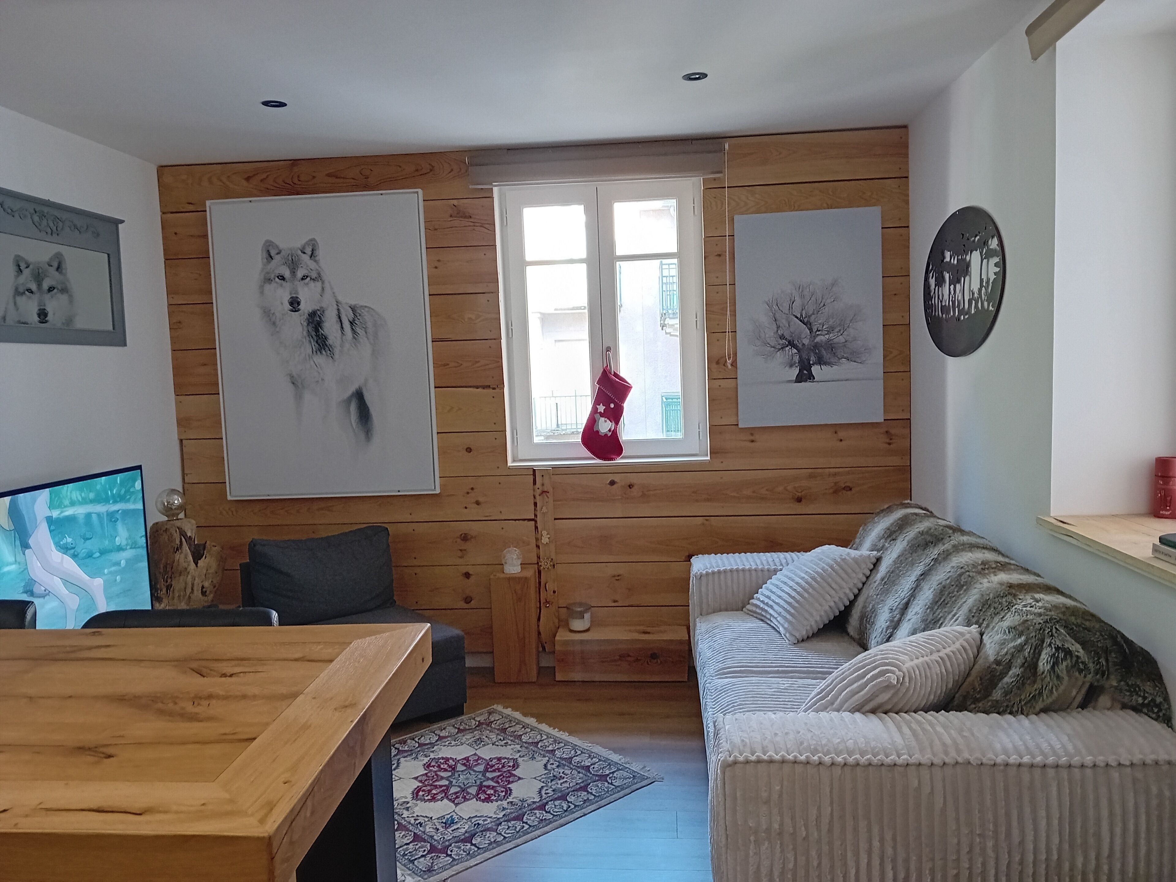 Télévision, cheminée