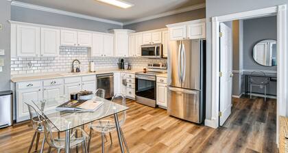 Pet-Friendly Waukee Condo: 14 Mi to Des Moines!