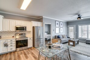 Interior - Pet-Friendly Waukee Condo: 14 Mi to Des Moines! (Waukee)